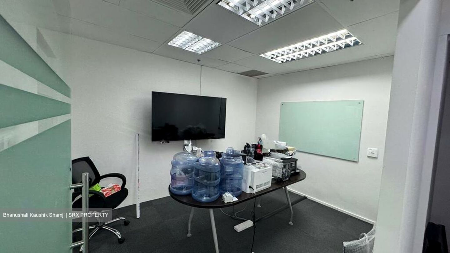 International Plaza (D2), Office #524488111